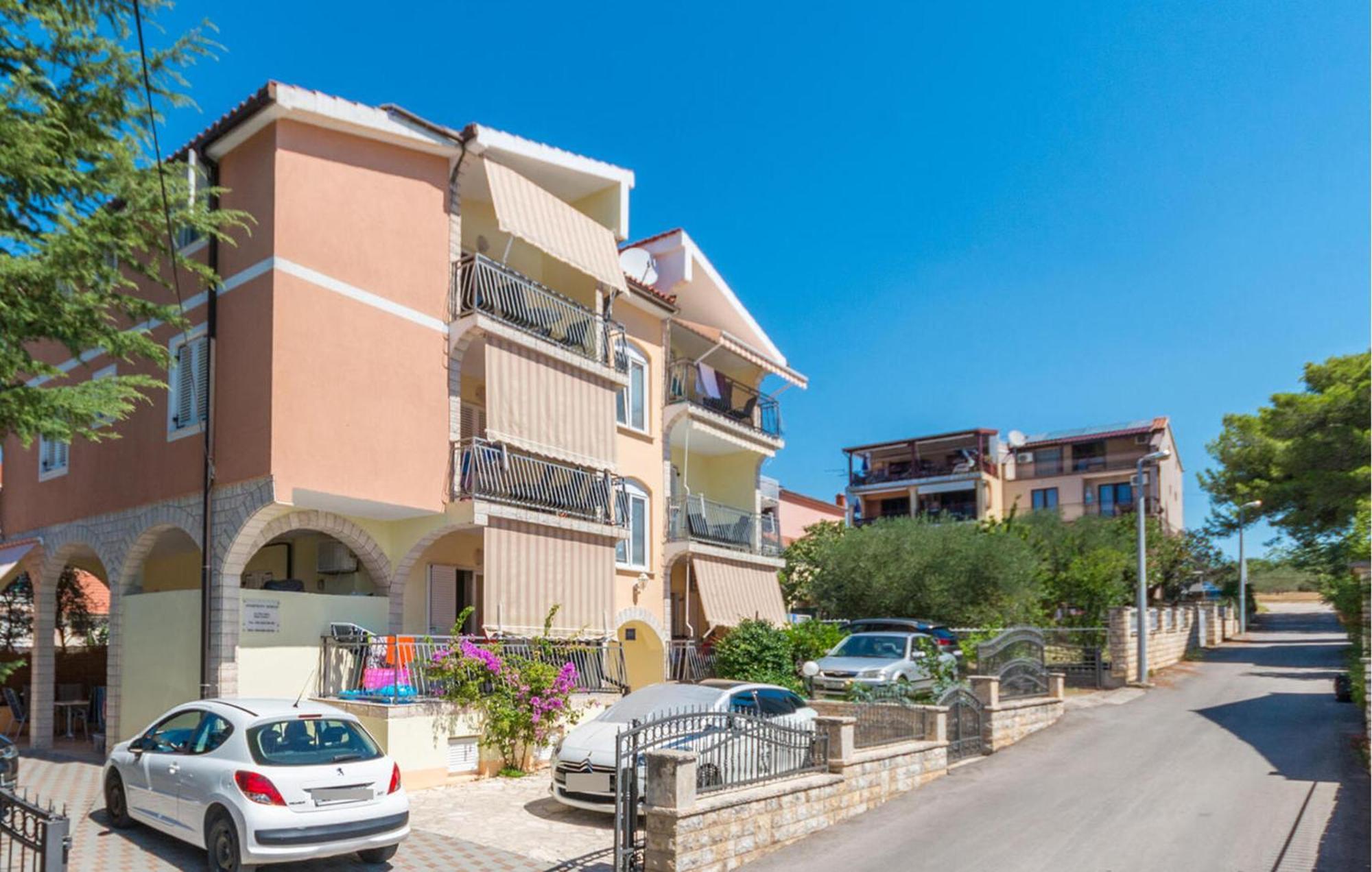 Stunning Apartment In Sveti Filip I Jakov Zewnętrze zdjęcie